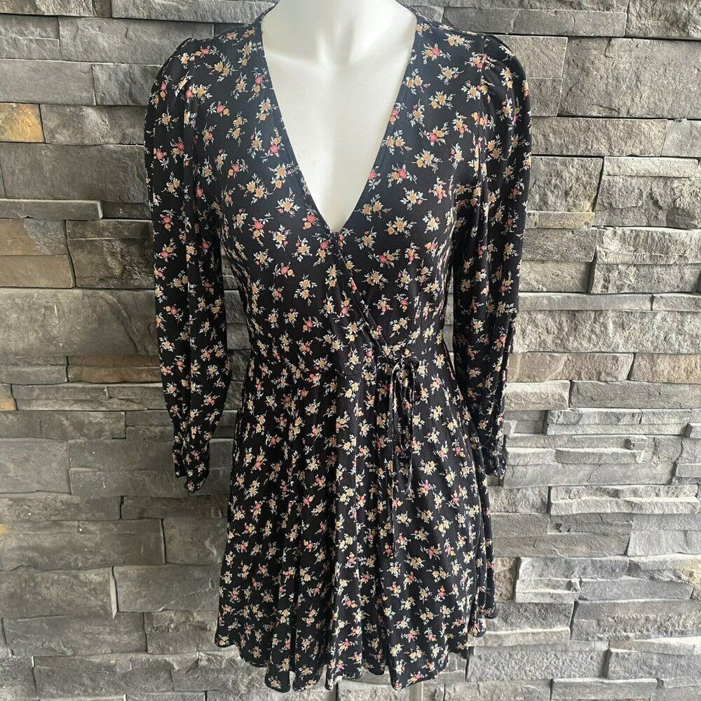 Wild Fable Faux Wrap Black Floral Dress Size‎ Medium